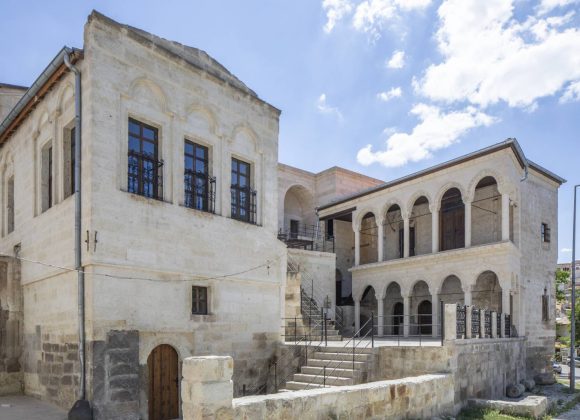 Topakoğlu Konağı