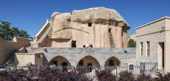 Aziz Nikolaos Manastır Kilisesi ve Etrafındaki Diğer Kiliseler